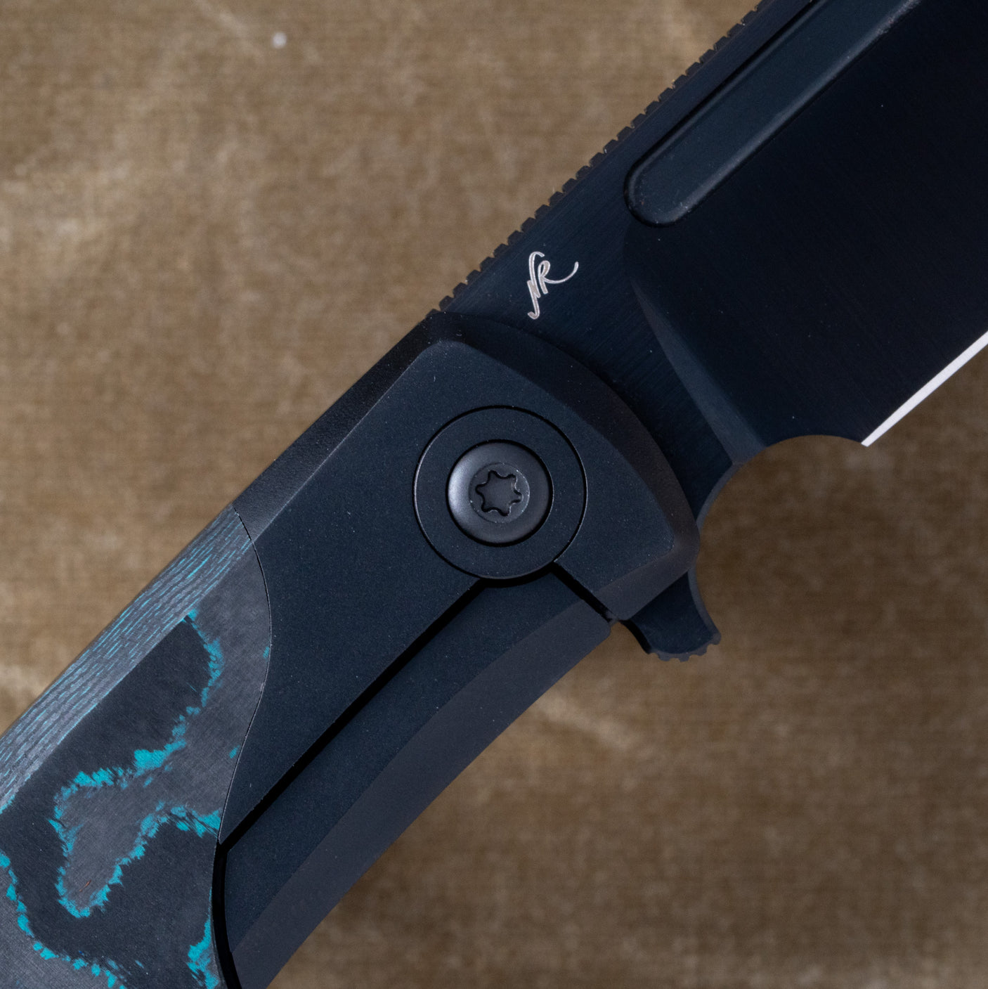 SCUFFLE - DARK MODE SATIN DLC