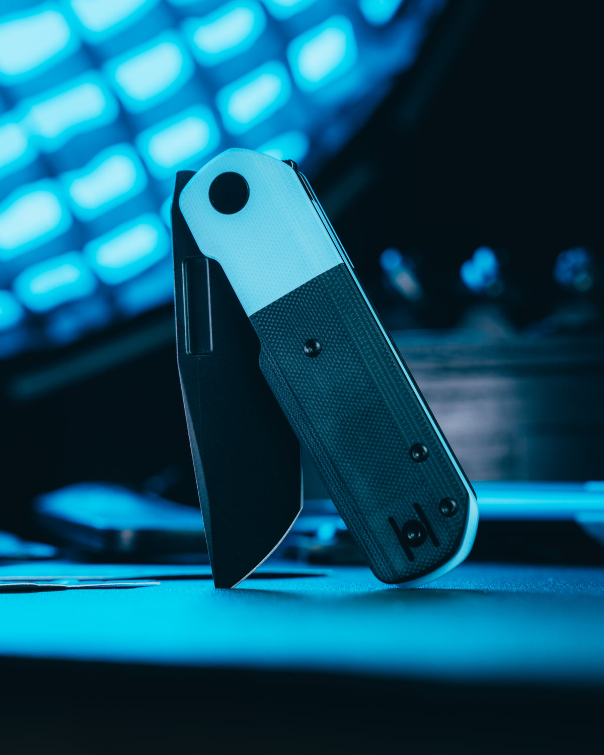 Bladebinge x Vero Engineering Avid 3 Dark Mode