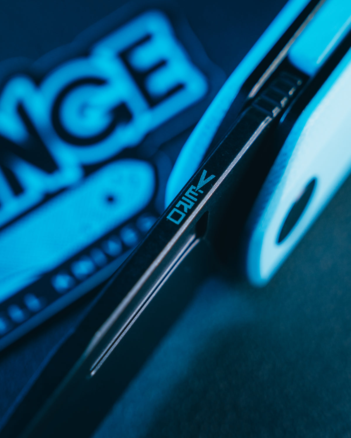 Bladebinge x Vero Engineering Avid 3 Dark Mode