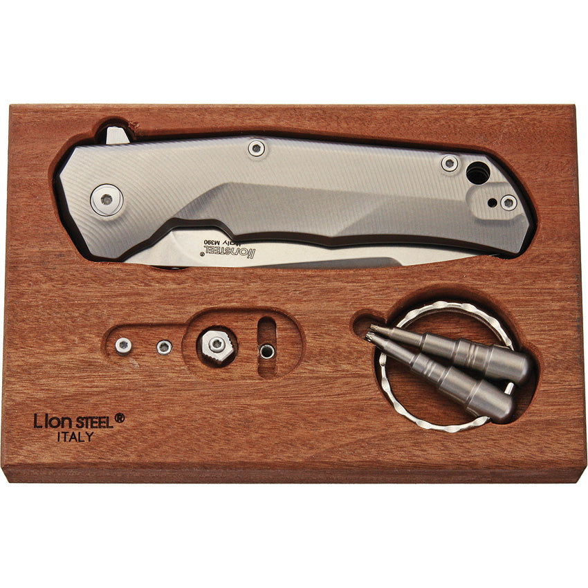 LionSTEEL TRE Titanium Framelock Gray