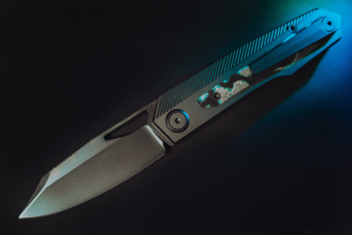 Divo Knives Dark Mode Saloon
