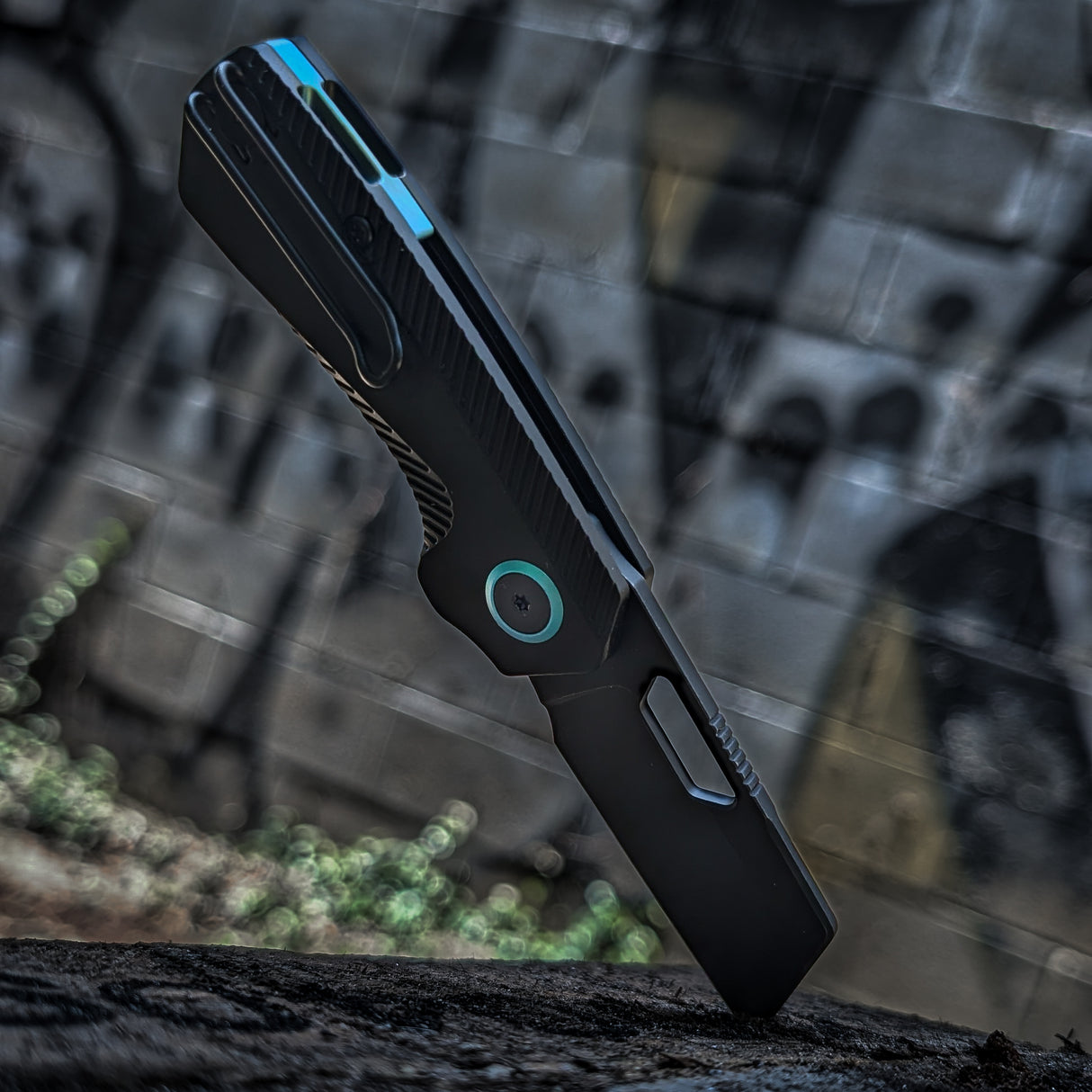 Divo Knives "Dark Mode" Nip Lite